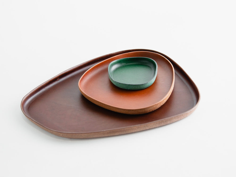 
                  
                    Load image into Gallery viewer, Set of 3, Modern Leather Molded Catchall Valet Trays
                  
                