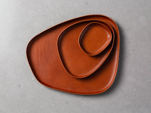 
                  
                    Load image into Gallery viewer, Modern Leather Molded Catchall Valet Trays, Theras Atelier, Made to Order Leather Goods, Catchall Trays - 6
                  
                