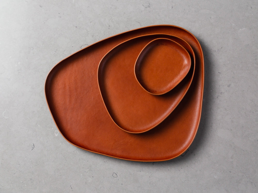 
                  
                    Load image into Gallery viewer, Set of 3, Modern Leather Molded Catchall Valet Trays, Theras Atelier, Made to Order Italian Leather Goods, Catchall Trays -  9
                  
                