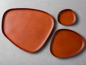 
                  
                    Load image into Gallery viewer, Set of 3, Modern Leather Molded Catchall Valet Trays, Theras Atelier, Made to Order Italian Leather Goods, Catchall Trays -  7
                  
                