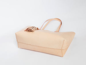 
                  
                    Load image into Gallery viewer, Carry All Tote Vegetable Tanned Leather, Suede Lining
                  
                