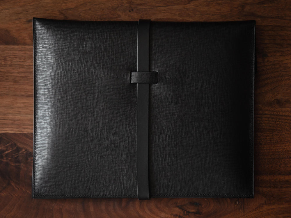 
                  
                    Load image into Gallery viewer, Embossed Italian Leather Folio, Contrast Lining, Theras Atelier, Made to Order Leather Goods, Custom Leather Folio Clutch Envelope - 3
                  
                