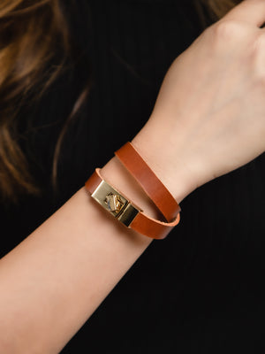 
                  
                    Load image into Gallery viewer, Thin Double Wrap Italian Leather Bracelet with Turn Lock Closure
                  
                