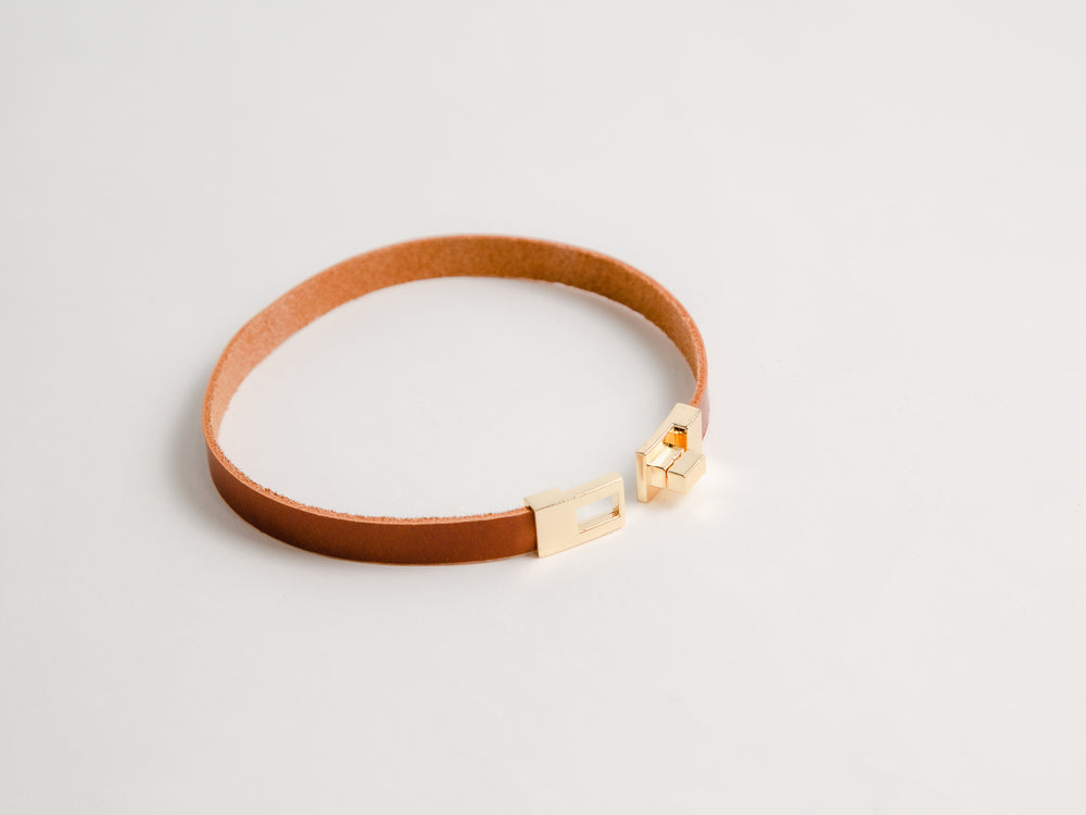 
                  
                    Load image into Gallery viewer, Thin Double Wrap Italian Leather Bracelet with Turn Lock Closure
                  
                