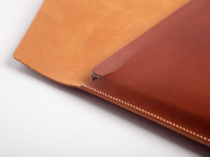 
                  
                    Load image into Gallery viewer, MacBook Pro Envelope Clutch, Leather Laptop Case
                  
                