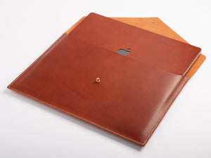 
                  
                    Load image into Gallery viewer, MacBook Pro Envelope Clutch, Leather Laptop Case
                  
                