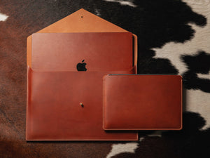 
                  
                    Load image into Gallery viewer, MacBook Pro Envelope Clutch, Leather Laptop Case
                  
                