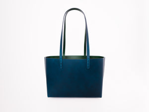 
                  
                    Load image into Gallery viewer, Carry All Tote Vegetable Tanned Leather, Contrast Lining
                  
                