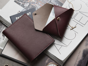 
                  
                    Load image into Gallery viewer, Leather Card Wallet with Contrast Lining, Personalized
                  
                